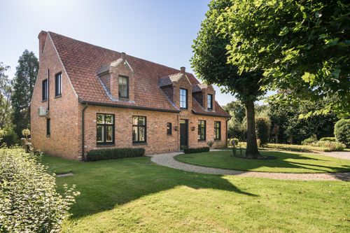 Hoogwaardig afgewerkte villa, verkocht in Lievegem